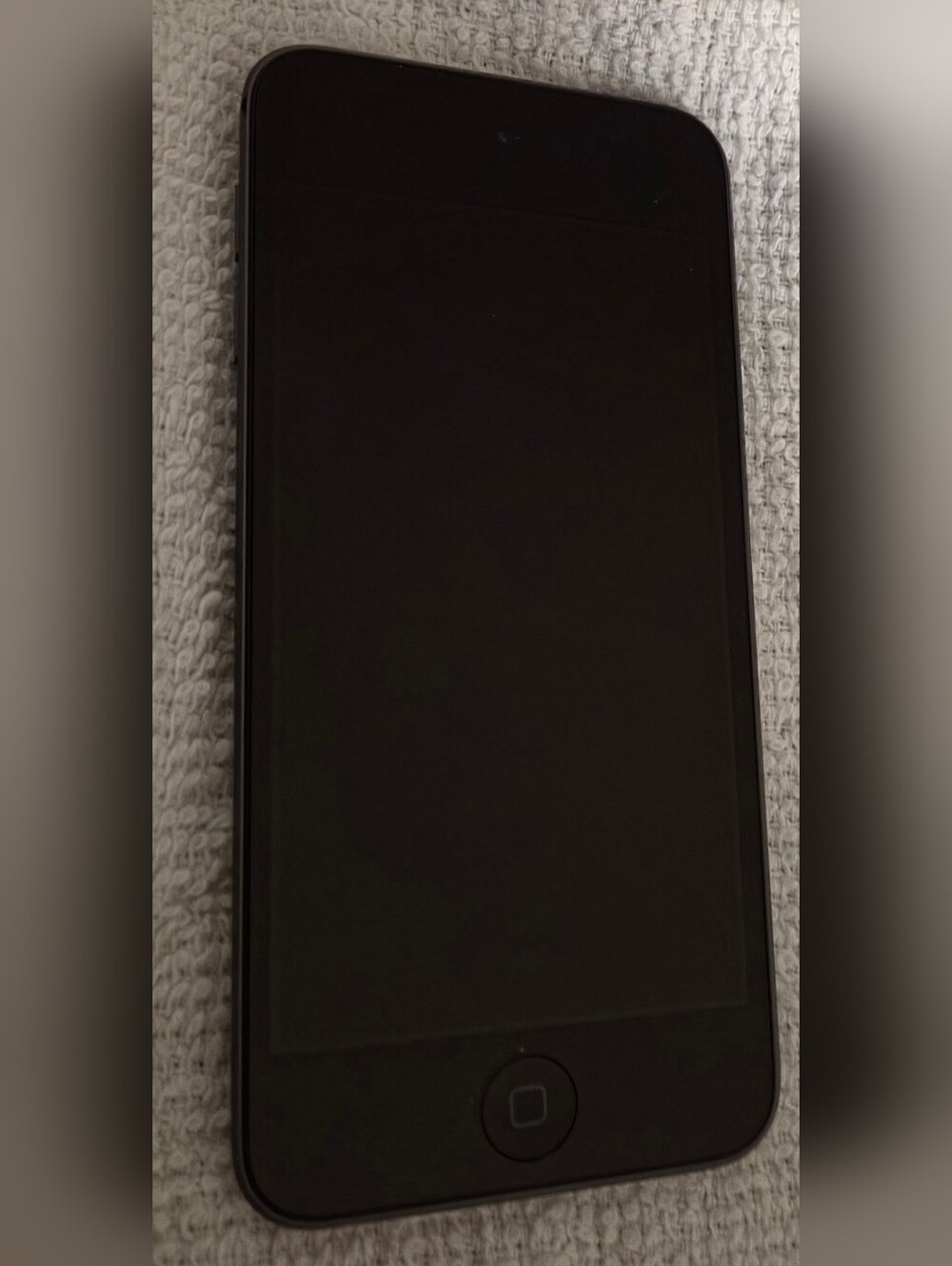 Apple iPod Touch - Picture 2 of 3